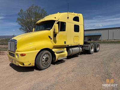 Kenworth T2000 Sleeper Semi Truck
