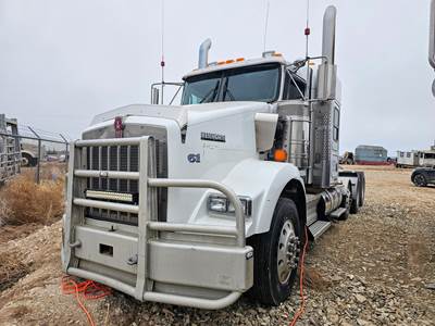 Kenworth T800 Sleeper Semi Truck - Cummins 550HP, 18 Speed Allison Hs Manual