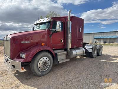 Kenworth T800 Sleeper Semi Truck