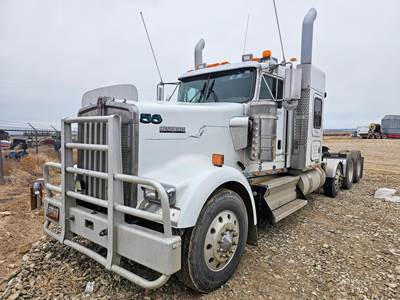 Kenworth W900 Sleeper Semi Truck - Cummins 550HP, 18 Speed Allison Hs Manual