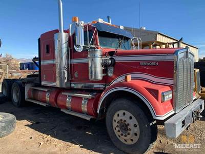 Kenworth W900 Sleeper Semi Truck