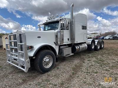 Peterbilt 389 Sleeper Semi Truck