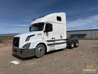 Volvo Sleeper Semi Truck
