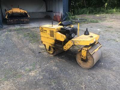 Stow R2000 Smooth Drum Roller Compactor