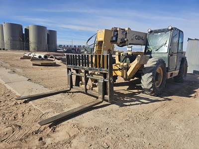 Gehl DL12H40 Telehandler - 12000lb Capacity, 40ft Lift Height