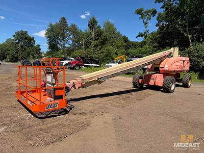 JLG 800S Telescopic Boom Lift