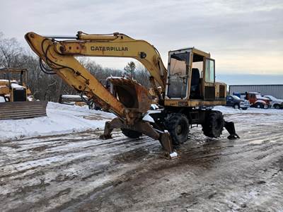 Caterpillar 212 Wheeled Excavator