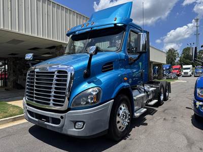 Freightliner Cascadia 113 Day Cab Truck - Detroit, 10 Speed Amt