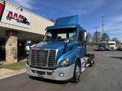 Freightliner Cascadia 113 Day Cab Truck - Detroit, 10 Speed Amt