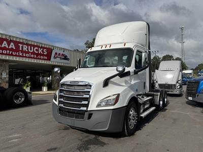Freightliner Cascadia 116 Day Cab Truck - Detroit 450HP, 12 Speed Dt12 Amt