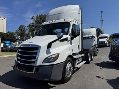 Freightliner Cascadia 116 Day Cab Truck - Detroit 450HP, 12 Speed Dt12 Amt
