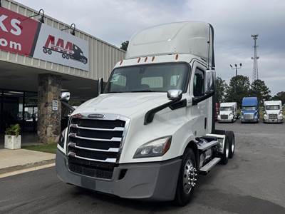 Freightliner Cascadia 116 Day Cab Truck - Detroit 450HP, 12 Speed Dt12 Amt
