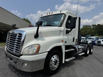 Freightliner Cascadia 125 Day Cab Truck
