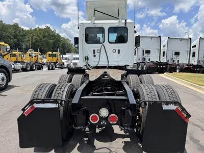 Freightliner Cascadia 125 Day Cab Truck - Detroit 450HP, 12 Speed Dt12 Amt