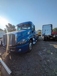 Freightliner Cascadia 125 Day Cab Truck - Detroit