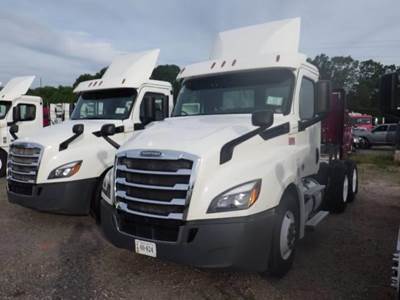 Freightliner Cascadia 126 Day Cab Truck - Detroit 435HP, 12 Speed Dt12 Amt