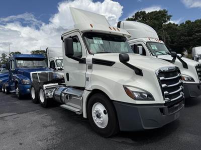 Freightliner Cascadia 126 Day Cab Truck - Detroit 435HP, 12 Speed Dt12 Amt