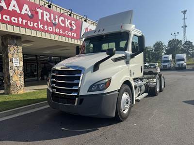 Freightliner Cascadia 126 Day Cab Truck - Detroit 435HP, 12 Speed Dt12 Amt