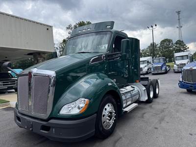 Kenworth T680 Day Cab Truck - Paccar 455HP, 12 Speed Automatic