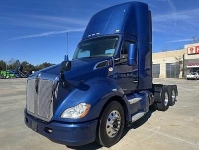 Kenworth T680 Day Cab Truck - Paccar 455HP, 12 Speed Amt
