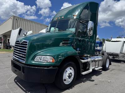 Mack Pinnacle CXU612 Single Axle Day Cab Truck - MP7-395C 395HP