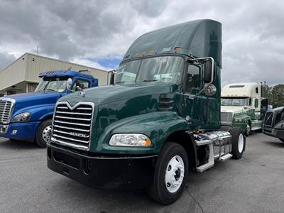 Mack Pinnacle CXU612 Single Axle Day Cab Truck - MP7-395C 395HP