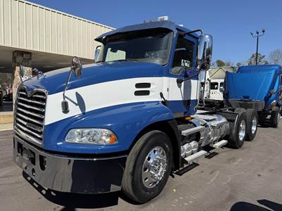 Mack Pinnacle CXU613 Day Cab Truck - MP8, 10 Speed Manual
