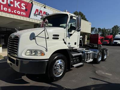 Mack Pinnacle CXU613 Day Cab Truck - MP7 405HP, 12 Speed Automatic