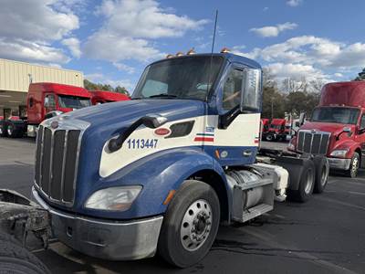 Peterbilt 579 Day Cab Truck - Paccar 450HP, Automatic