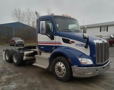 Peterbilt 579 Day Cab Truck - Paccar, Automatic