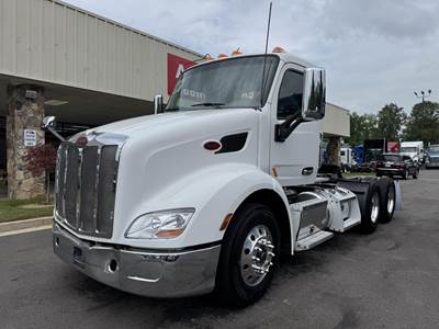 Peterbilt 579 Day Cab Truck - Paccar, 10 Speed Manual