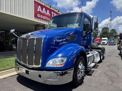 Peterbilt 579 Day Cab Truck - Paccar, 10 Speed Manual