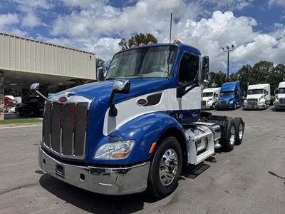 Peterbilt 579 Day Cab Truck - Paccar 455HP, Automatic