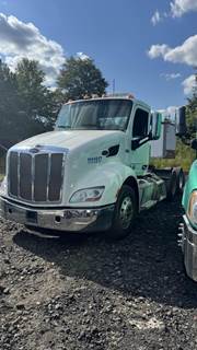 Peterbilt 579 Day Cab Truck - Paccar, Manual