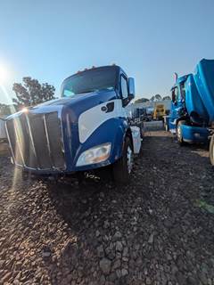 Peterbilt 579 Day Cab Truck - Paccar, Automatic