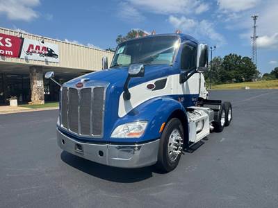 Peterbilt 579 Day Cab Truck - Paccar 455HP