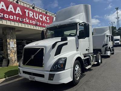 Volvo VNL42T300 Single Axle Day Cab Truck - D13