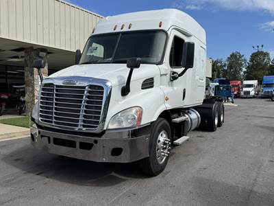 Freightliner Cascadia 113 Sleeper Semi Truck - 72" Mid Roof Sleeper, Detroit, 10 Speed Manual