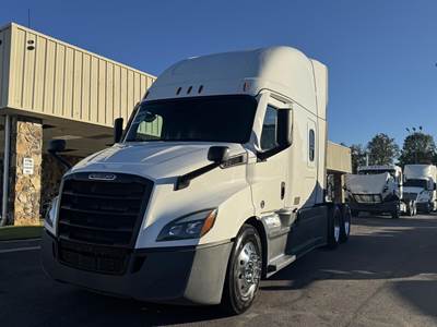 Freightliner Cascadia 116 Sleeper Semi Truck - 72" Raised Roof Sleeper, Detroit 450HP, 12 Speed Dt12 Amt