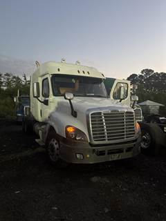 Freightliner Cascadia 125 Sleeper Semi Truck - 72" Raised Roof Sleeper, Detroit, 10 Speed Manual