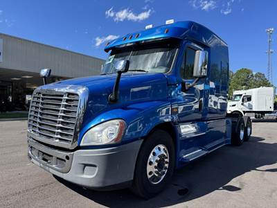 Freightliner Cascadia 125 Sleeper Semi Truck - Mid Roof Sleeper, Detroit 475HP, 10 Speed Manual