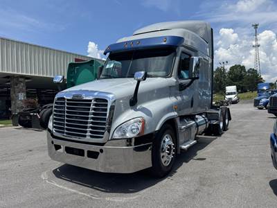 Freightliner Cascadia 125 Sleeper Semi Truck - 72" Mid Roof Sleeper, Detroit 450HP, 12 Speed Dt12 Amt