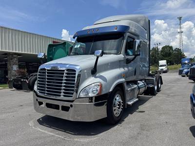 Freightliner Cascadia 125 Sleeper Semi Truck - 60" Mid Roof Sleeper, Detroit 450HP, 12 Speed Dt12 Amt