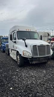 Freightliner Cascadia 125 Sleeper Semi Truck - 72" Raised Roof Sleeper, Detroit, 10 Speed Manual