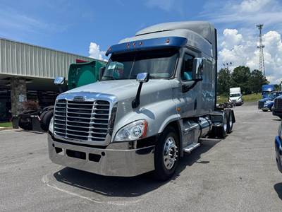 Freightliner Cascadia 125 Sleeper Semi Truck - 60" Mid Roof Sleeper, Detroit 450HP, 12 Speed Dt12 Amt