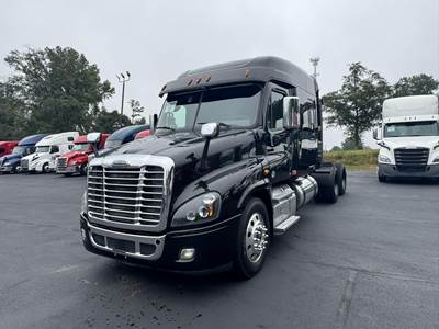 Freightliner Cascadia 125 Sleeper Semi Truck - Detroit 475HP, 12 Speed Automatic