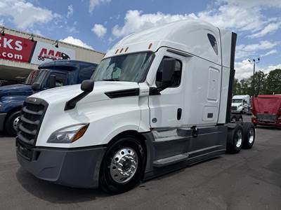 Freightliner Cascadia 126 Sleeper Semi Truck