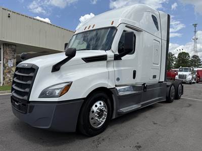 Freightliner Cascadia 126 Sleeper Semi Truck