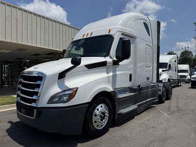 Freightliner Cascadia 126 Sleeper Semi Truck