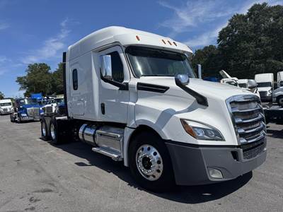 Freightliner Cascadia 126 Sleeper Semi Truck - Mid Roof Sleeper, Detroit, Manual